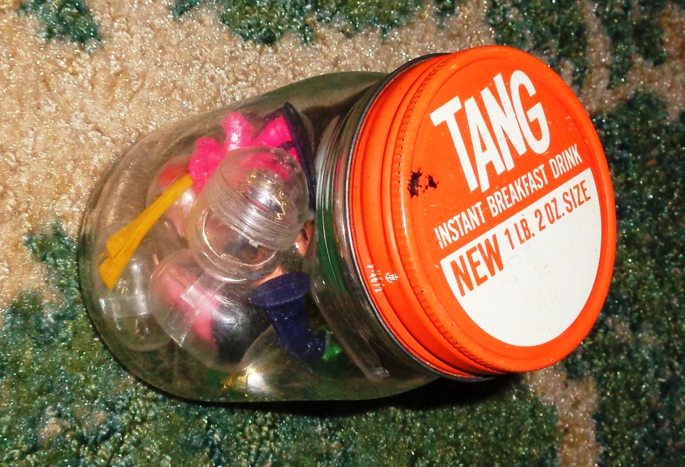 Tang jar with gum ball prizes.JPG